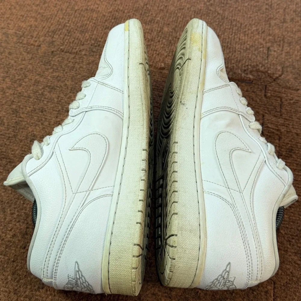 Nike Air Jordan 1 Low Triple White Mens Sneakers 553558-105 Size 9.5 gently used